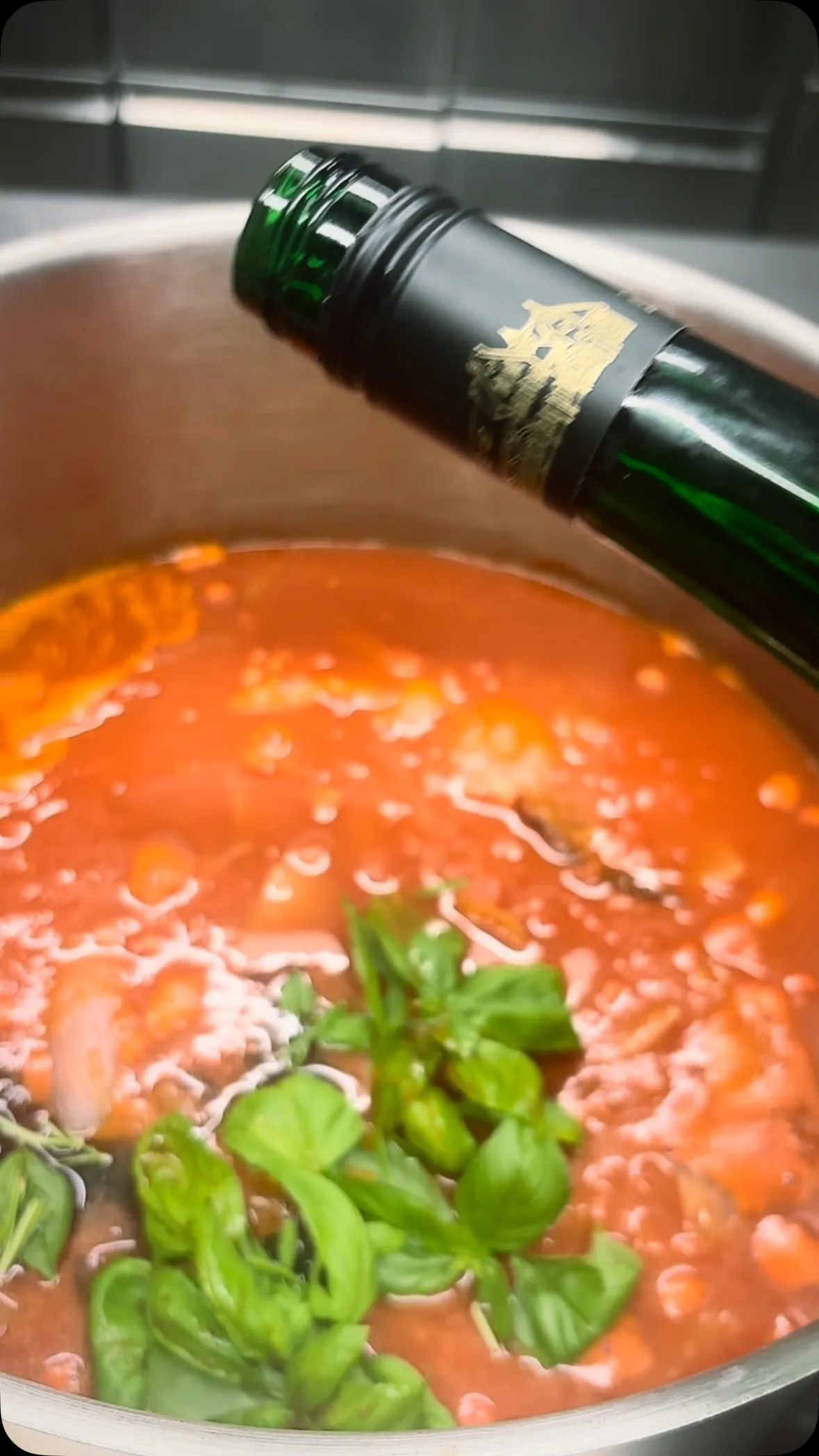 Wir werden oft gefragt nach dem Geheimnis unserer Tomatensuppe in der @rheinweinwelt. Die Antwort ist wie s…